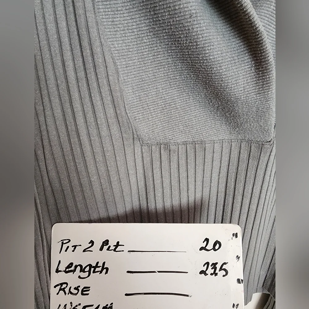 Nike Yoga Gray Ribbed Long Sleeve Shawl Collar Top SZ Medium - Picture 8 of 8